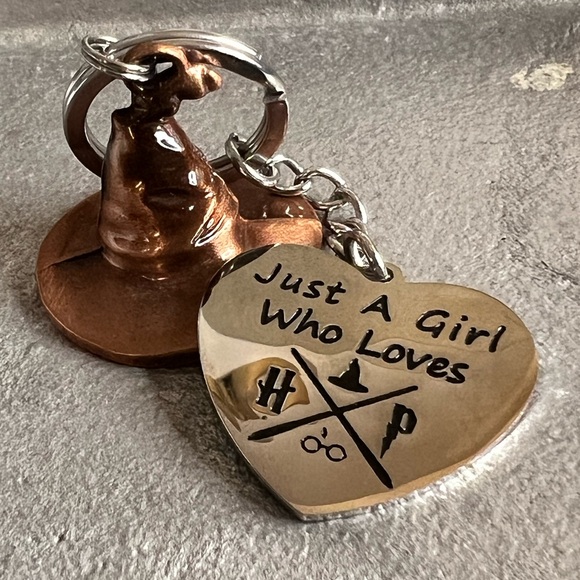 Harry Potter Sorting Hat & Heart Bag Charm /Keychain “Just a girl who loves HP” - Picture 1 of 1